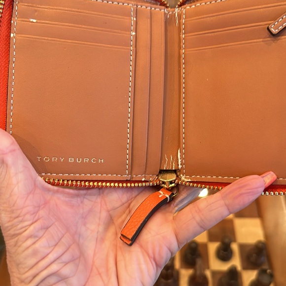 TORY BURCH SPICED ORANGE PERFORATED LOGO NED ZIP WALLET 5 X 4.5” GUC - Picture 3 of 9